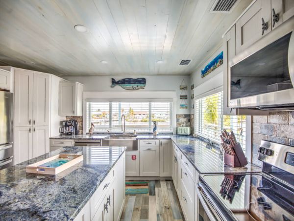 Six Bedroom Vacation Home in Marathon with Boat Dock & Pool