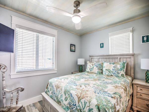 Six Bedroom Vacation Home in Marathon with Boat Dock & Pool