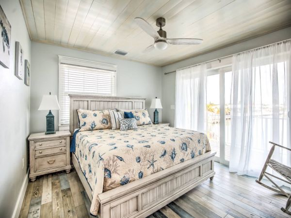 Six Bedroom Vacation Home in Marathon with Boat Dock & Pool
