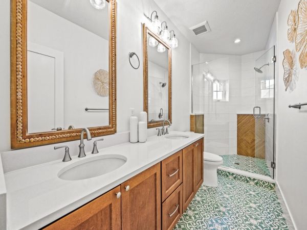 Walk to Beach Siesta Key Vacation Home 6 Bedroom with Pool