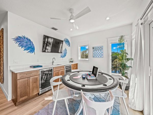 Walk to Beach Siesta Key Vacation Home 6 Bedroom with Pool