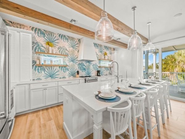 Walk to Beach Siesta Key Vacation Home 6 Bedroom with Pool