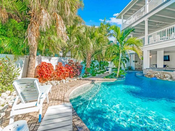 Walk to Beach Siesta Key Vacation Home 6 Bedroom with Pool