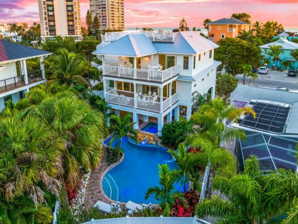 Walk to Beach Siesta Key Vacation Home 6 Bedroom with Pool