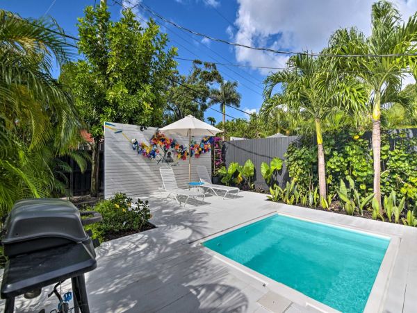 Two Bedroom Vacation Home in Oakland Park