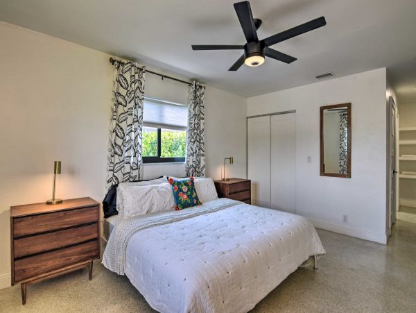 Two Bedroom Vacation Home in Oakland Park
