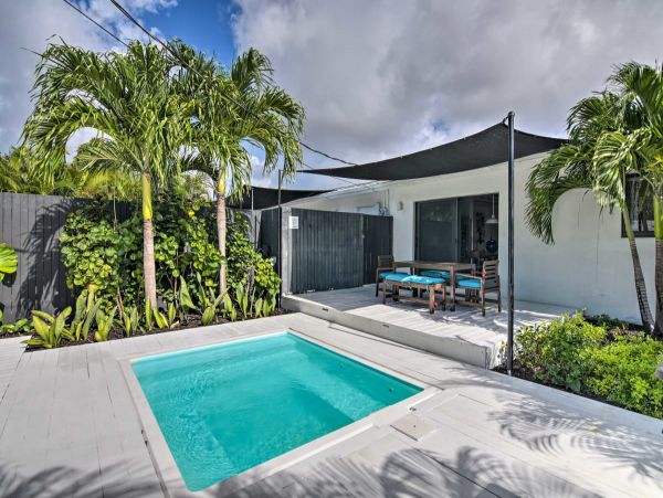 Two Bedroom Vacation Home in Oakland Park