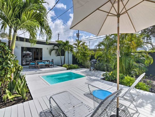 Two Bedroom Vacation Home in Oakland Park