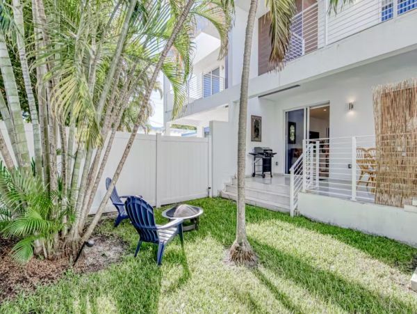 Luxury Vacation Townhome in Fort Lauderdale Sleeps 10 Guests