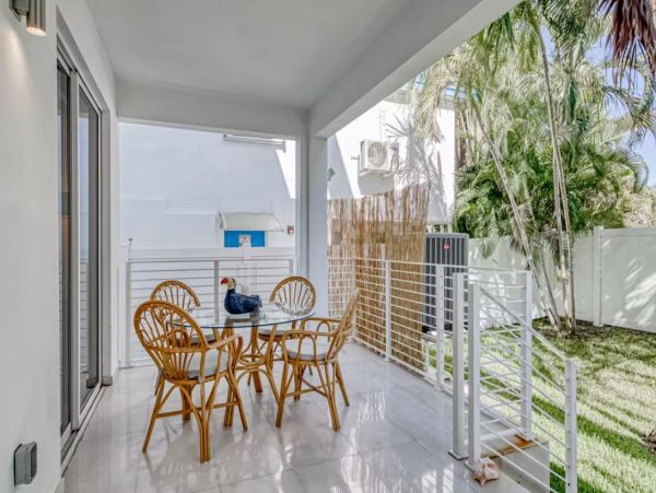 Luxury Vacation Townhome in Fort Lauderdale Sleeps 10 Guests
