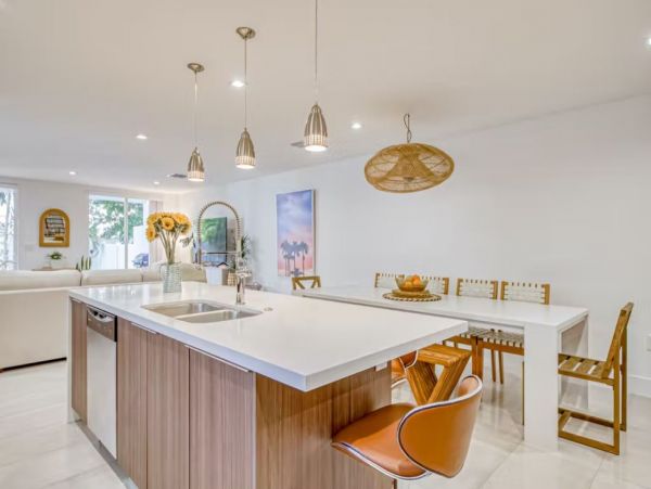 Luxury Vacation Townhome in Fort Lauderdale Sleeps 10 Guests