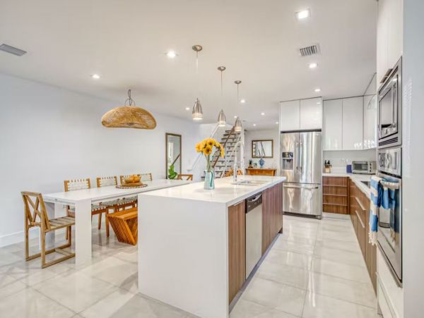 Luxury Vacation Townhome in Fort Lauderdale Sleeps 10 Guests