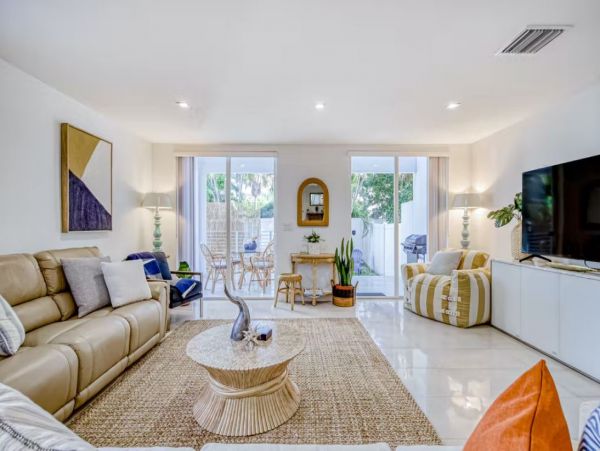 Luxury Vacation Townhome in Fort Lauderdale Sleeps 10 Guests
