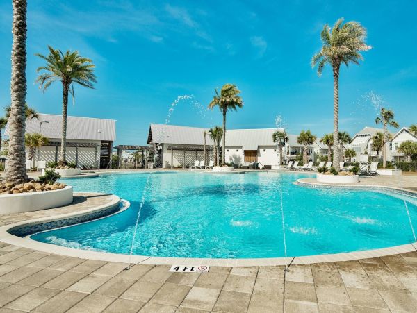 Four Bedroom Walk to Beach Vacation Home in Watersound