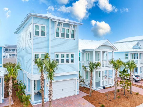 Four Bedroom Walk to Beach Vacation Home in Watersound