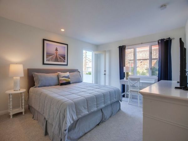 Cozy Bay Front Mission Beach 3 Bedroom Townhome