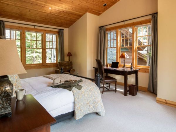Jackson Hole Four Bedroom Lovely Walk to Teton Village