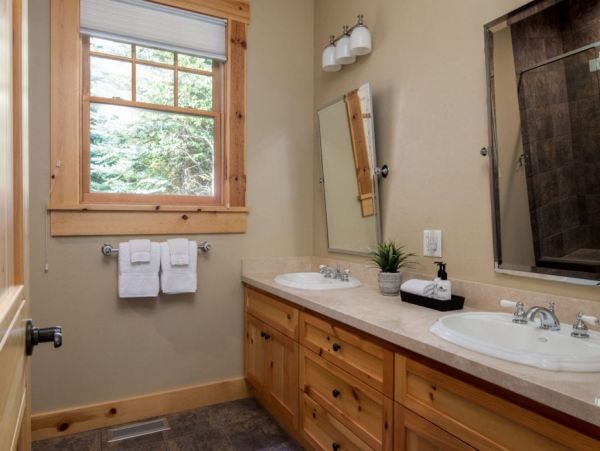 Jackson Hole Four Bedroom Lovely Walk to Teton Village