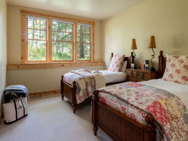 Jackson Hole Four Bedroom Lovely Walk to Teton Village