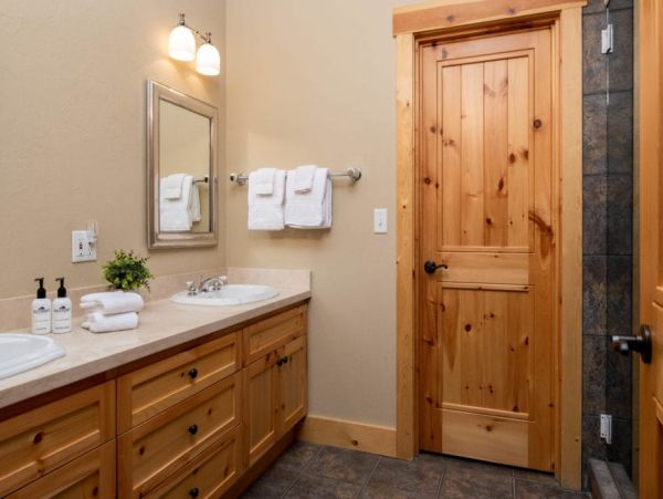 Jackson Hole Four Bedroom Lovely Walk to Teton Village