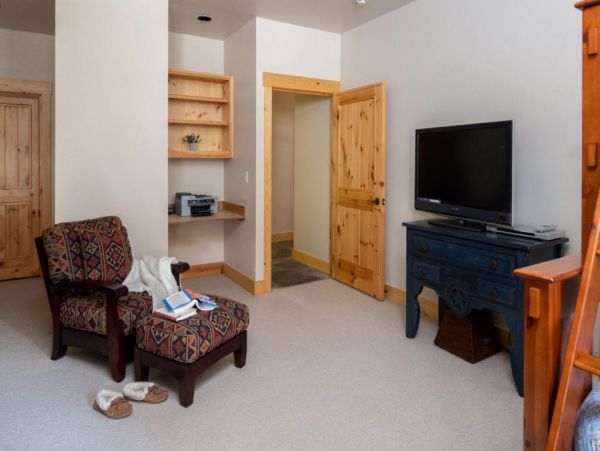 Jackson Hole Four Bedroom Lovely Walk to Teton Village
