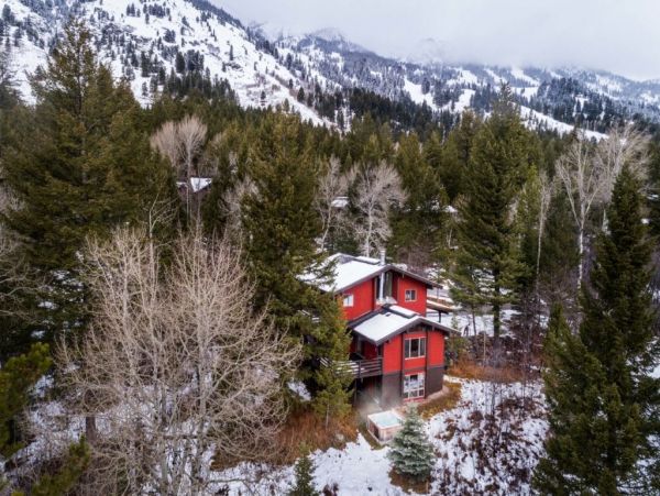 Teton Village Vacation Home Five Bedrooms Mountain Views
