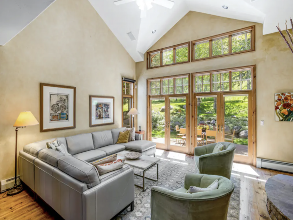 Luxury Arrowhead Vacation Home with Hot Tub Shuttle to Lifts