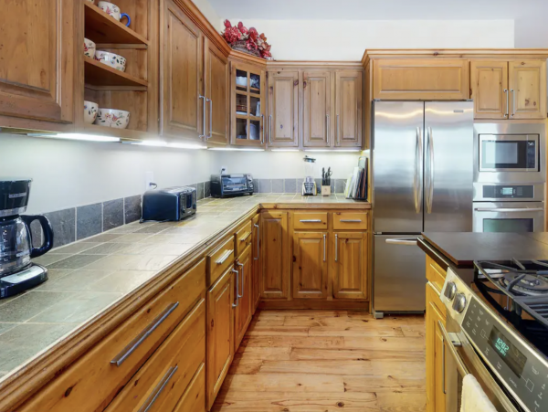 Luxury Arrowhead Vacation Home with Hot Tub Shuttle to Lifts