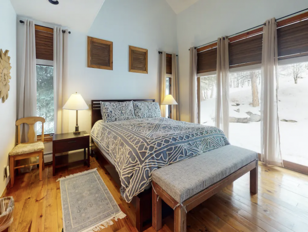 Luxury Arrowhead Vacation Home with Hot Tub Shuttle to Lifts