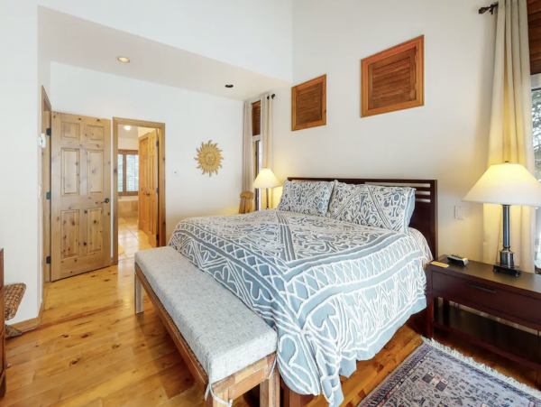 Luxury Arrowhead Vacation Home with Hot Tub Shuttle to Lifts