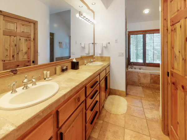 Luxury Arrowhead Vacation Home with Hot Tub Shuttle to Lifts
