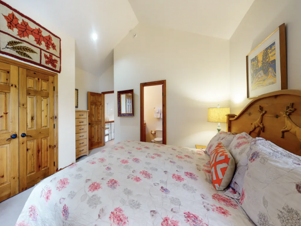 Luxury Arrowhead Vacation Home with Hot Tub Shuttle to Lifts