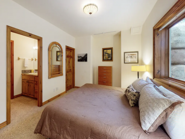 Luxury Arrowhead Vacation Home with Hot Tub Shuttle to Lifts