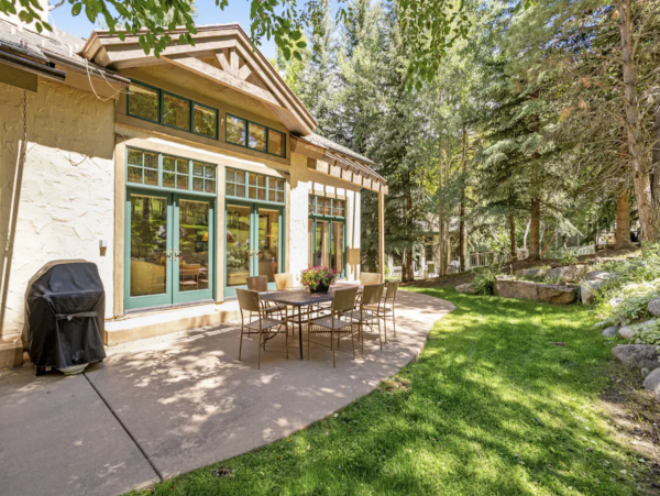 Luxury Arrowhead Vacation Home with Hot Tub Shuttle to Lifts