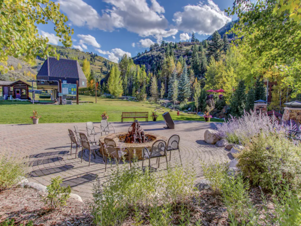 Luxury Arrowhead Vacation Home with Hot Tub Shuttle to Lifts