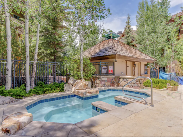 Luxury Arrowhead Vacation Home with Hot Tub Shuttle to Lifts
