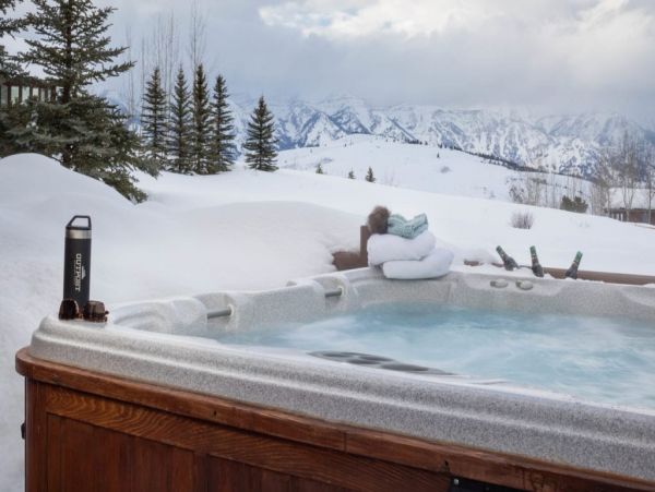Stunning Four Bedroom Luxury Home near Jackson Hole