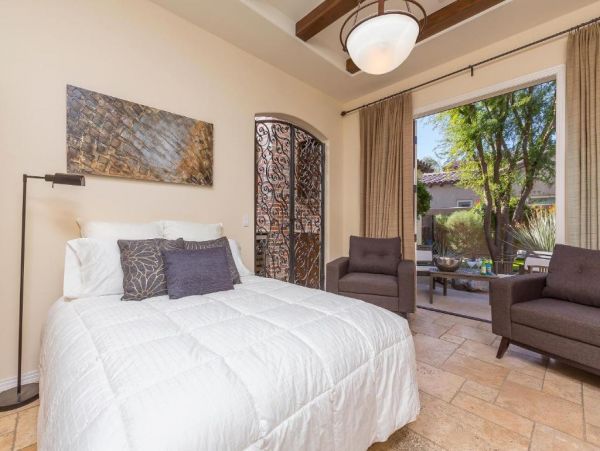 Palm Desert Vacation Home Six Bedroom with Pool