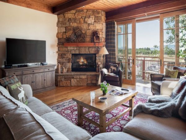 Walking distance to Teton Village slopes Restaurants and shops