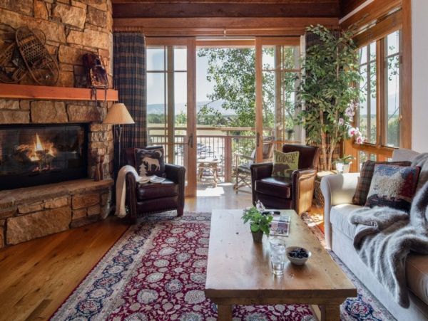 Walking distance to Teton Village slopes Restaurants and shops