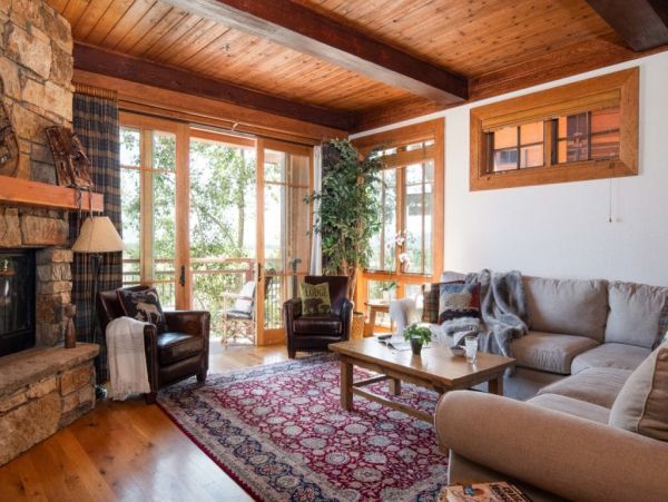 Walking distance to Teton Village slopes Restaurants and shops