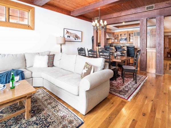 Walking distance to Teton Village slopes Restaurants and shops