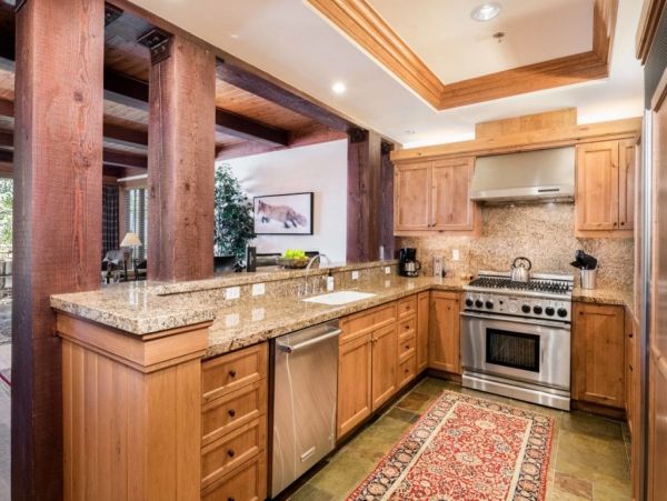 Walking distance to Teton Village slopes Restaurants and shops