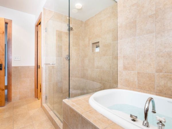Walking distance to Teton Village slopes Restaurants and shops