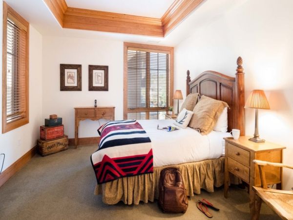 Walking distance to Teton Village slopes Restaurants and shops