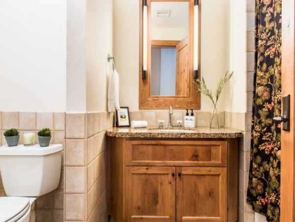Walking distance to Teton Village slopes Restaurants and shops