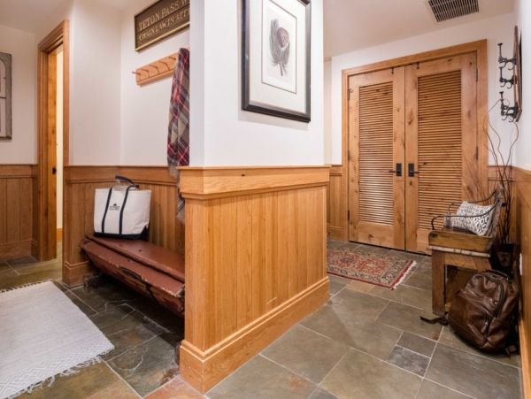 Walking distance to Teton Village slopes Restaurants and shops