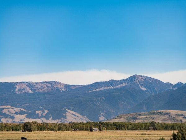 Walking distance to Teton Village slopes Restaurants and shops