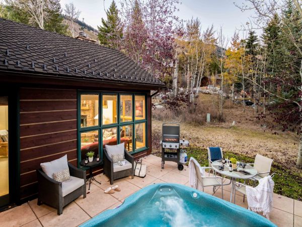 Ski In/Ski Out Townhouse Hot Tub, 3-Bed in Teton Village