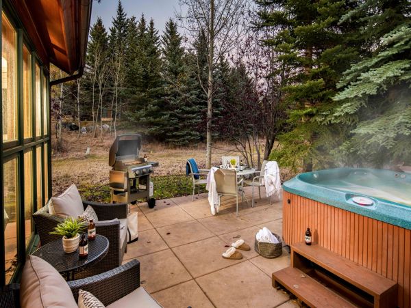Ski In/Ski Out Townhouse Hot Tub, 3-Bed in Teton Village